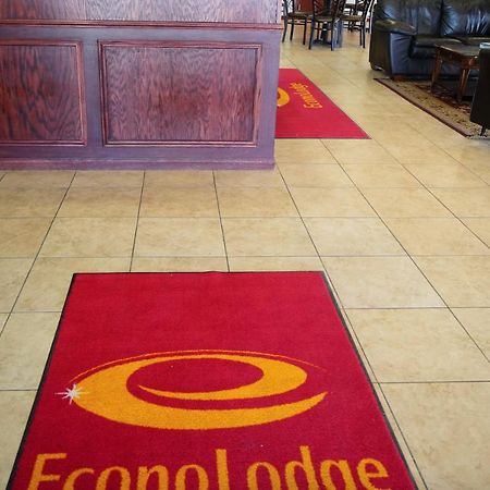 Econo Lodge Inn & Suites Kearney Bagian luar foto