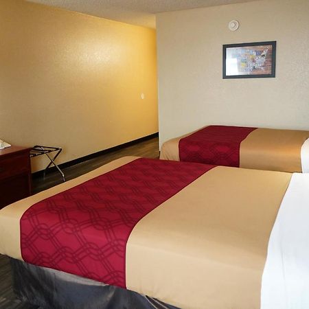 Econo Lodge Inn & Suites Kearney Bagian luar foto