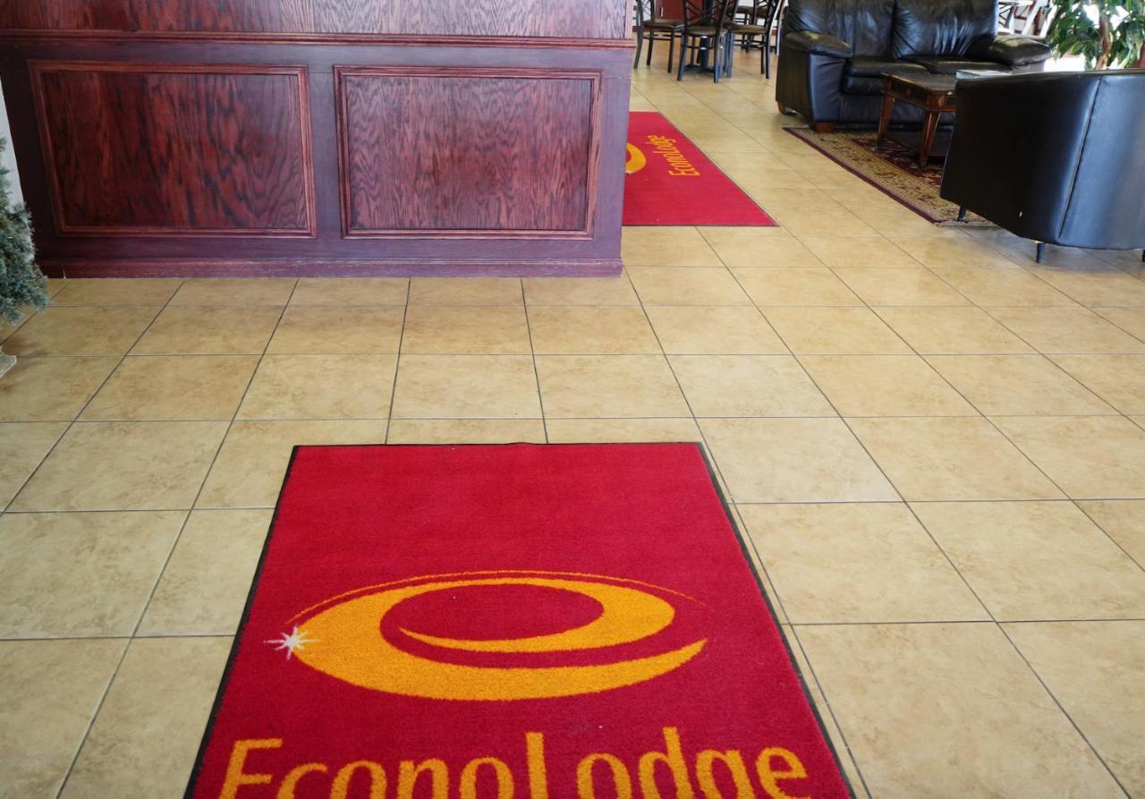 Econo Lodge Inn & Suites Kearney Bagian luar foto