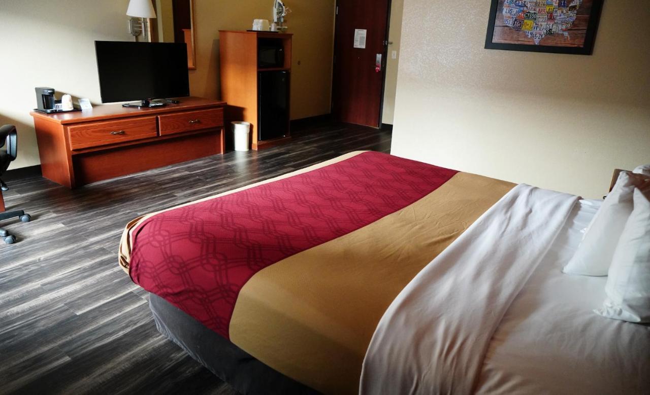 Econo Lodge Inn & Suites Kearney Bagian luar foto