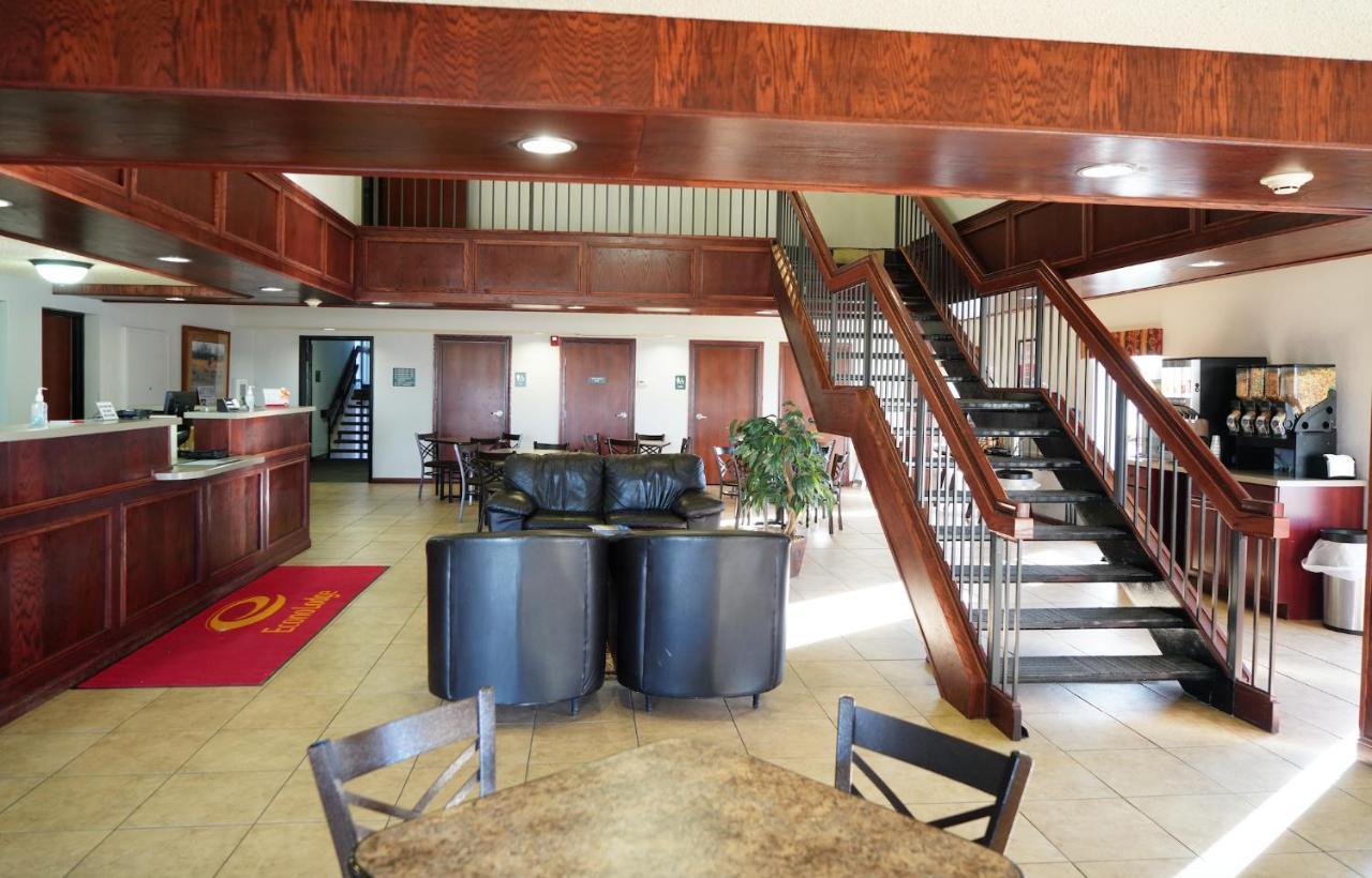 Econo Lodge Inn & Suites Kearney Bagian luar foto