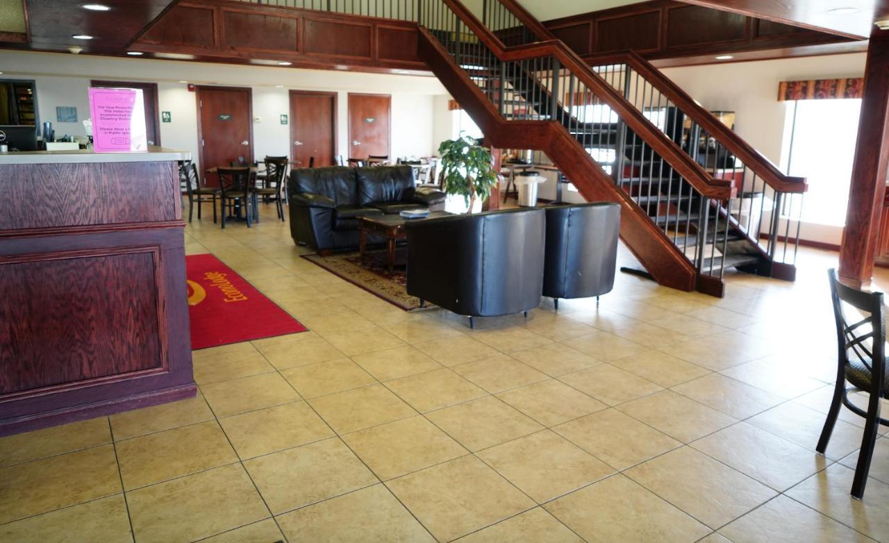 Econo Lodge Inn & Suites Kearney Bagian luar foto