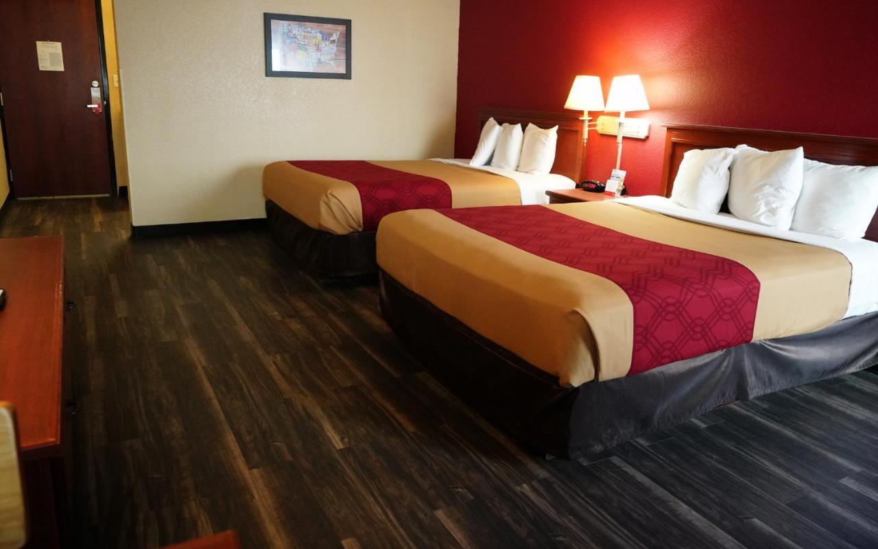 Econo Lodge Inn & Suites Kearney Bagian luar foto