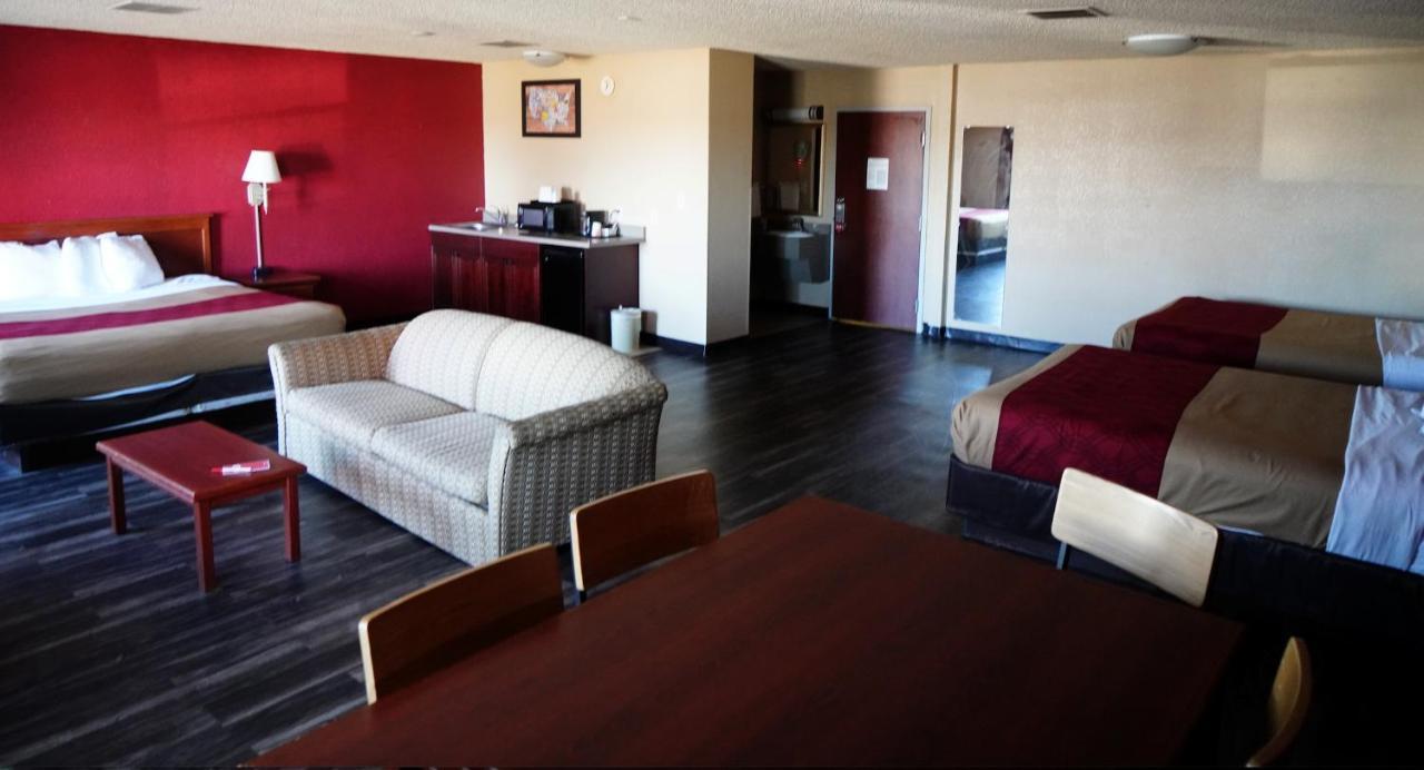Econo Lodge Inn & Suites Kearney Bagian luar foto