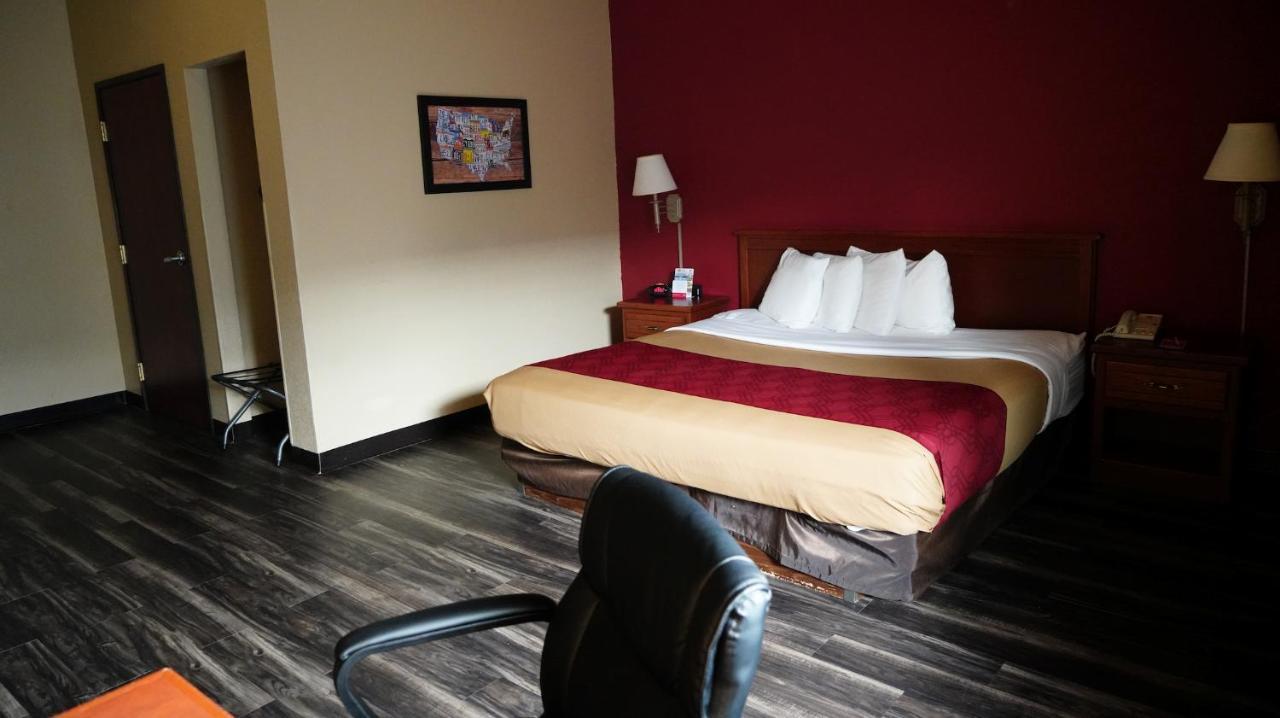 Econo Lodge Inn & Suites Kearney Bagian luar foto