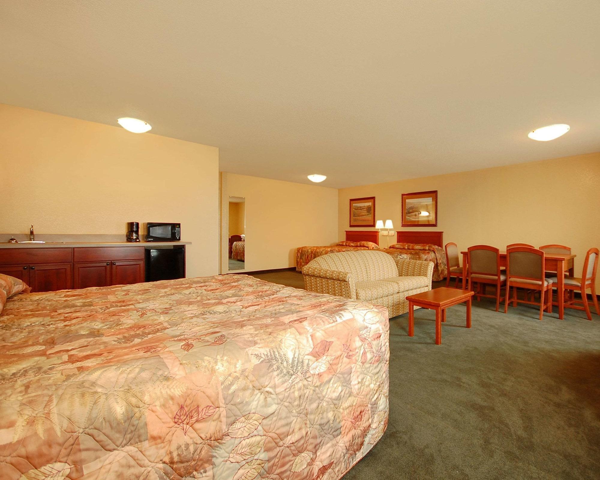 Econo Lodge Inn & Suites Kearney Bagian luar foto