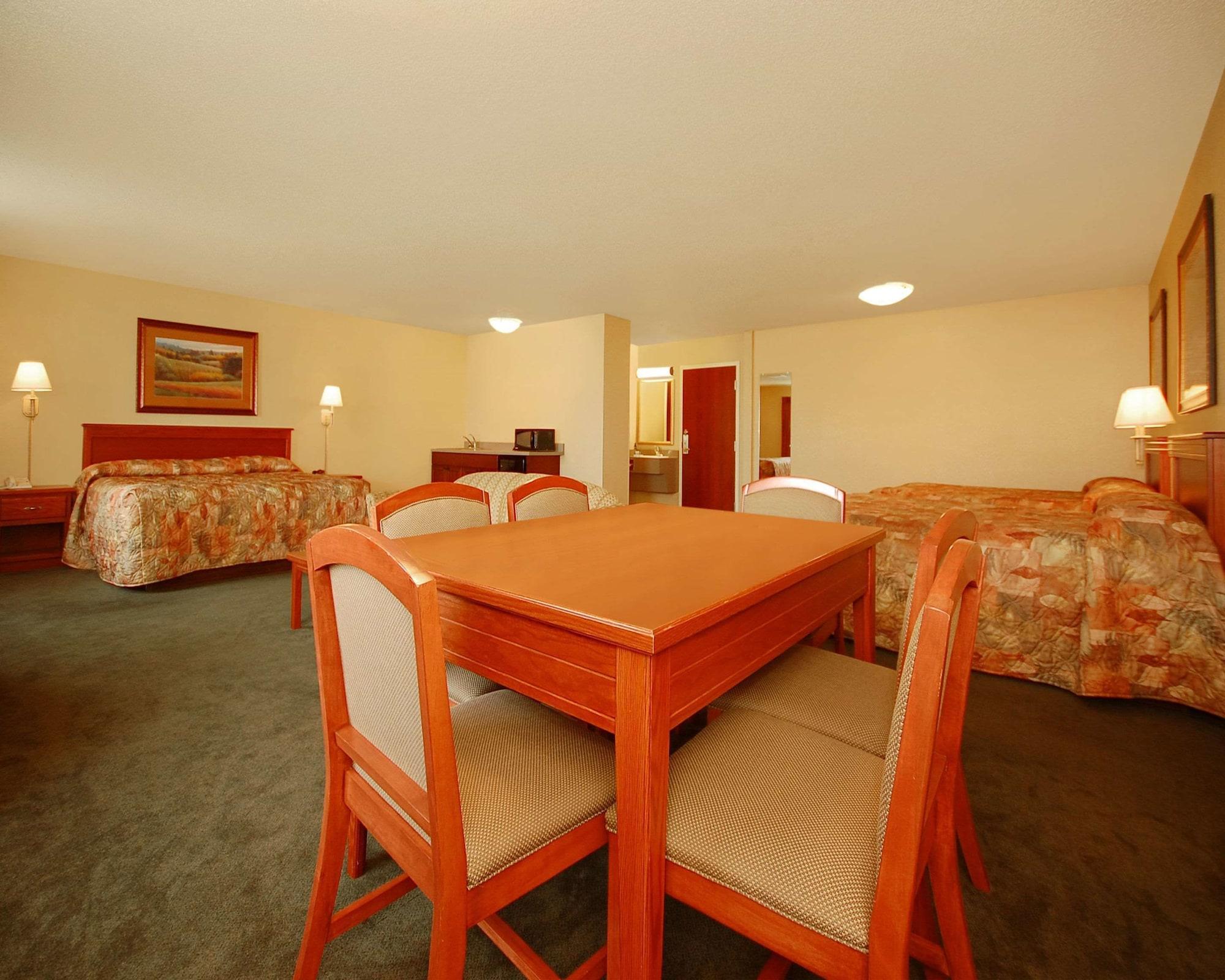 Econo Lodge Inn & Suites Kearney Bagian luar foto