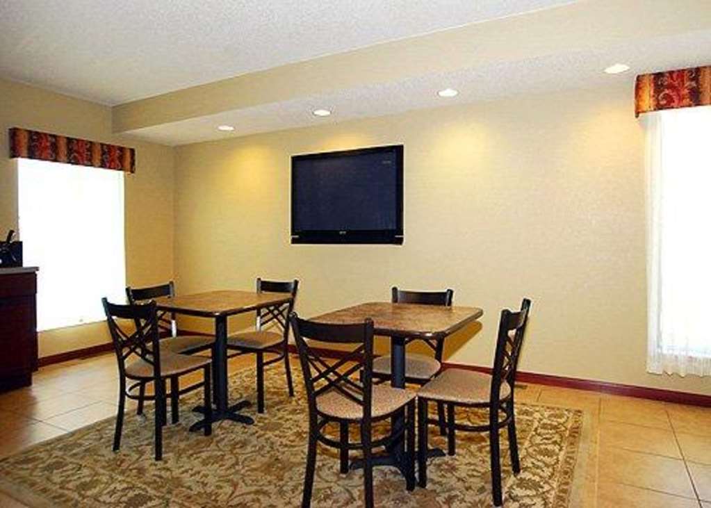 Econo Lodge Inn & Suites Kearney Restoran foto