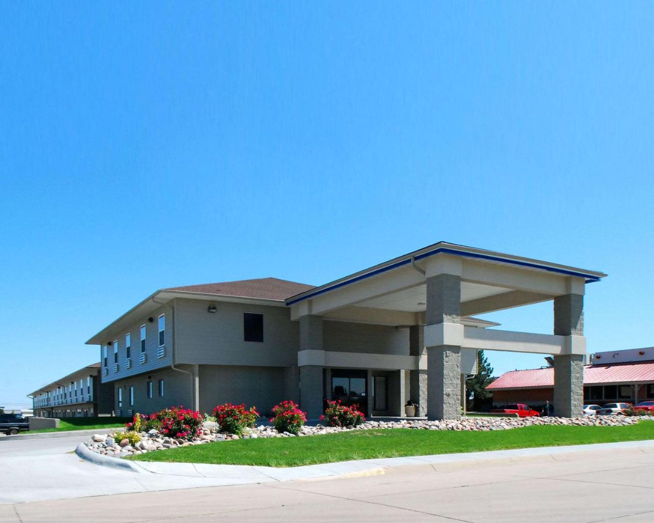 Econo Lodge Inn & Suites Kearney Bagian luar foto